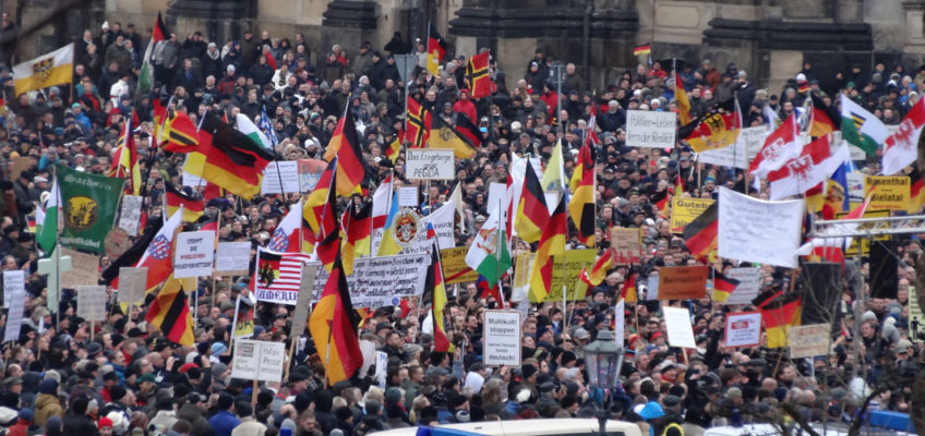 Moral und Terror - PEGIDA Demonstration in Dresden im Januar 2015
